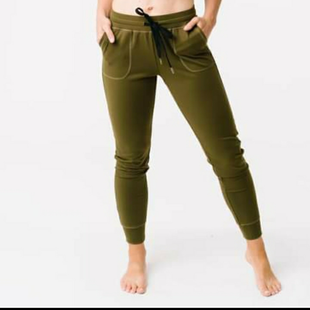 Olive unwind jogger